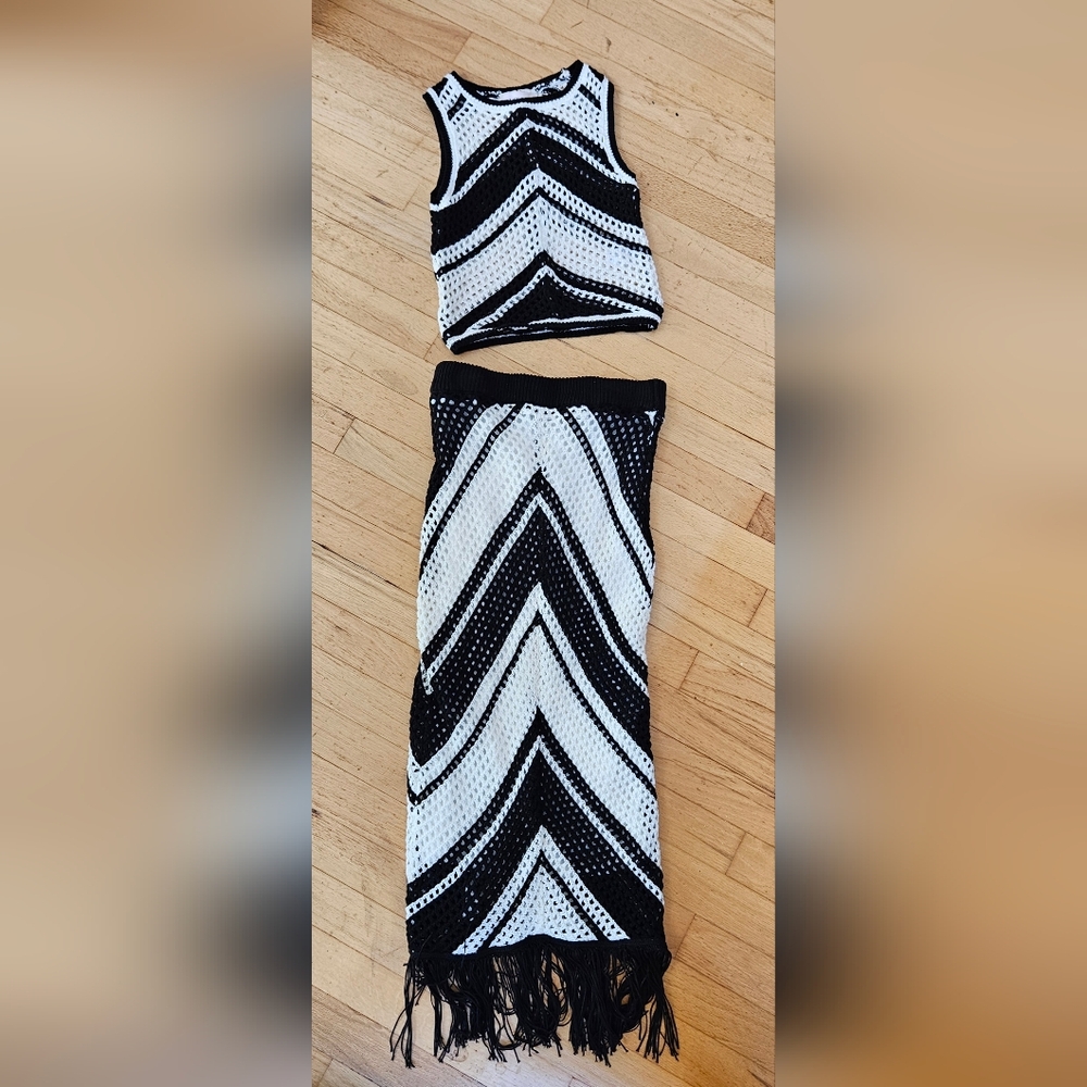 NEW Black and White Chevron Skirt Set